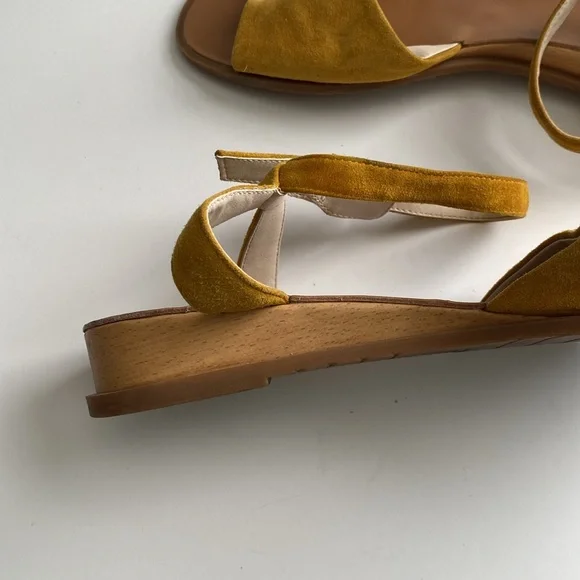 Kenneth Cole Reaction Jolly Burnt Mustard Suede Leather Upper Sandal Size 10 - Picture 11 of 11